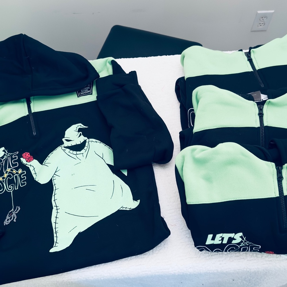 NWT KIDS NIGHTMARE HOODIE Black and Green SIZE 18-20
